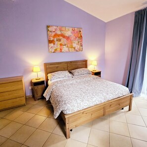 3 bedrooms, desk, iron/ironing board, free WiFi - Country House near Rome (Castel Madama)