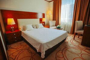 Rom – classic | Skrivebord for bærbar PC og wi-fi (inkludert)