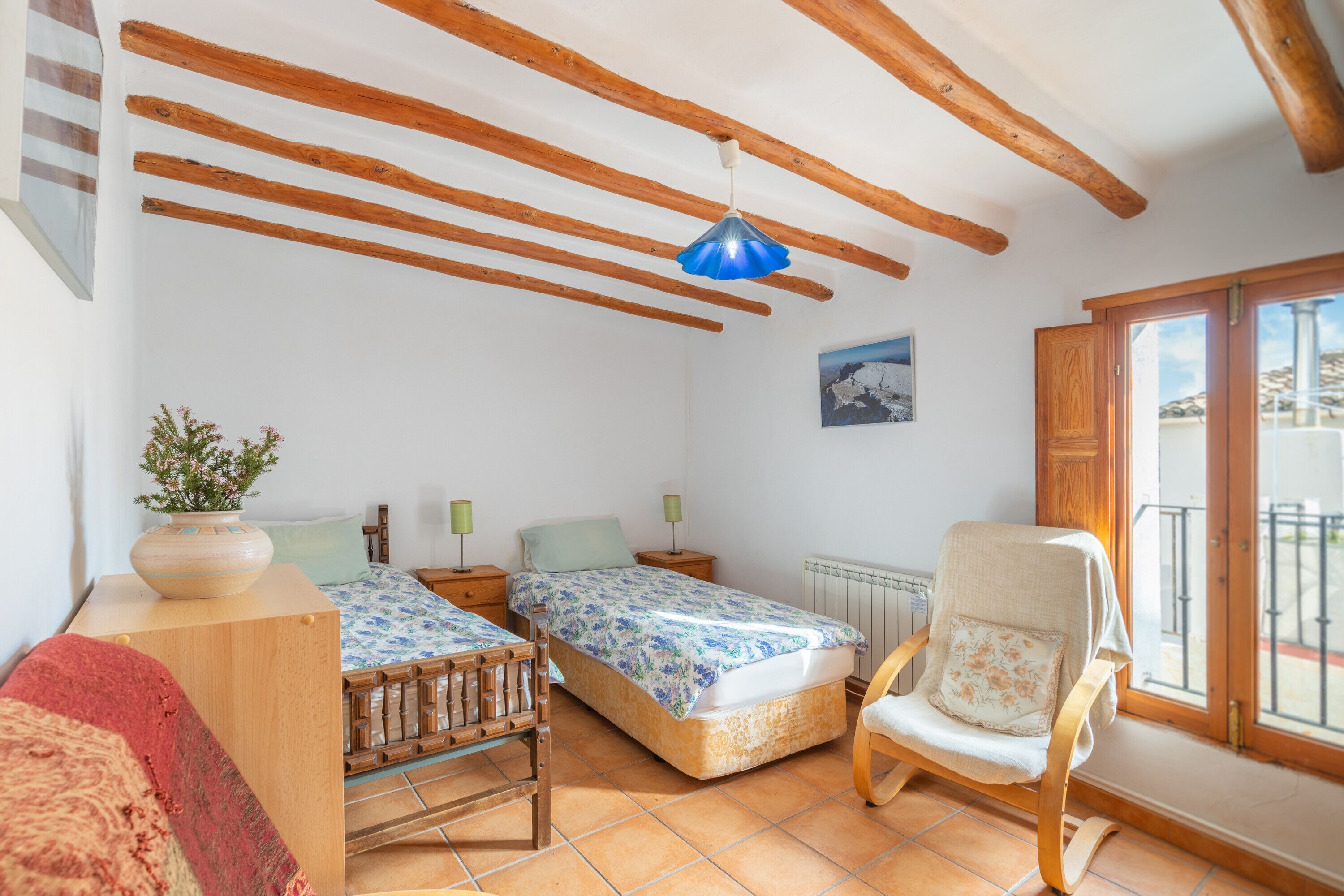 3 slaapkamers, een strijkplank/strijkijzer, gratis wifi, beddengoed