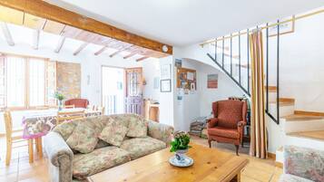 TV, fireplace, DVD player