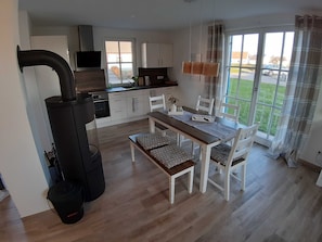 Fridge, oven, dishwasher