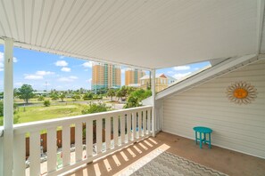 Hus (7405 Beach Dr #A) | Exteriör