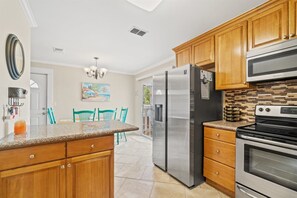 Casa (7405 Beach Dr #A) | Exterior