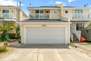 Huis (7405 Beach Dr #A) | Exterieur