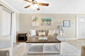 Casa (7405 Beach Dr #A) | Exterior