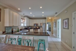 Herdplatte, Wasserkocher mit Kaffee-/Teezubehör