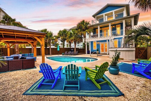 5min Walk to Beach • Private Pool, Rooftop Deck | A Piece of Heaven by AvantStay