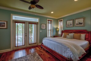 4 bedrooms, iron/ironing board, travel crib, free WiFi