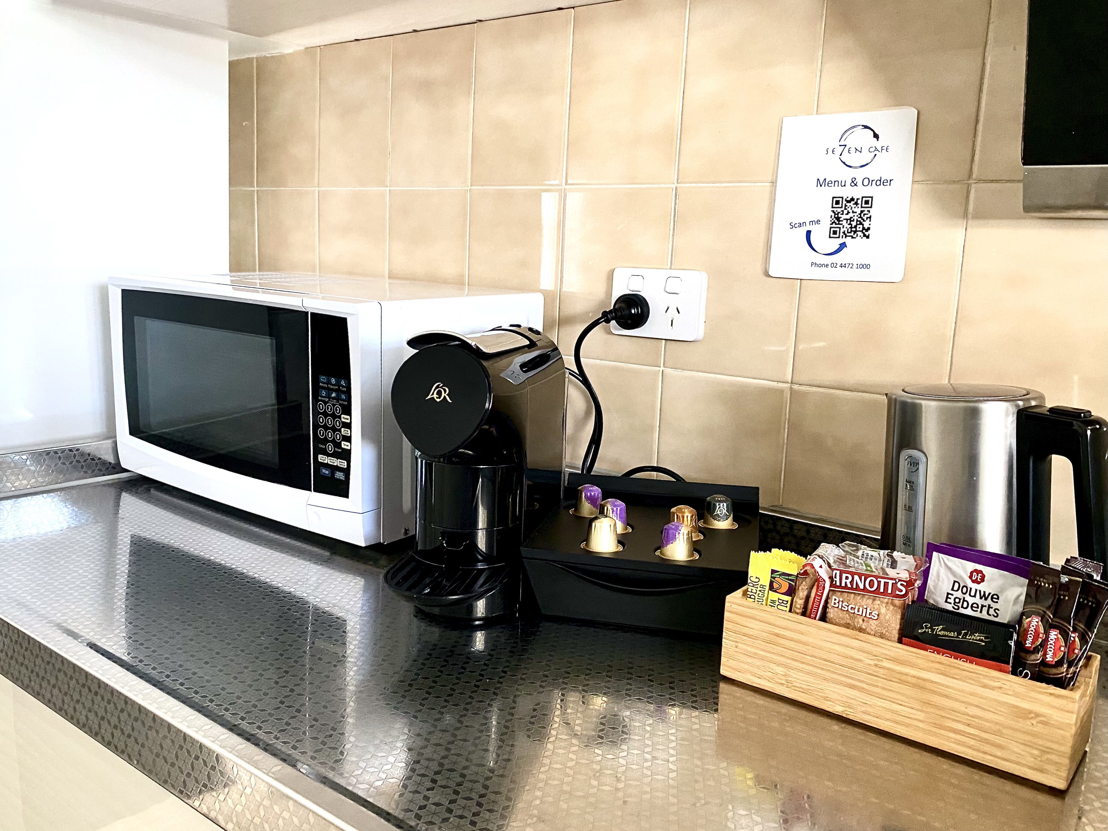 family apartment | private kitchen | mini-fridge, microwave, espresso maker, coffee/tea maker