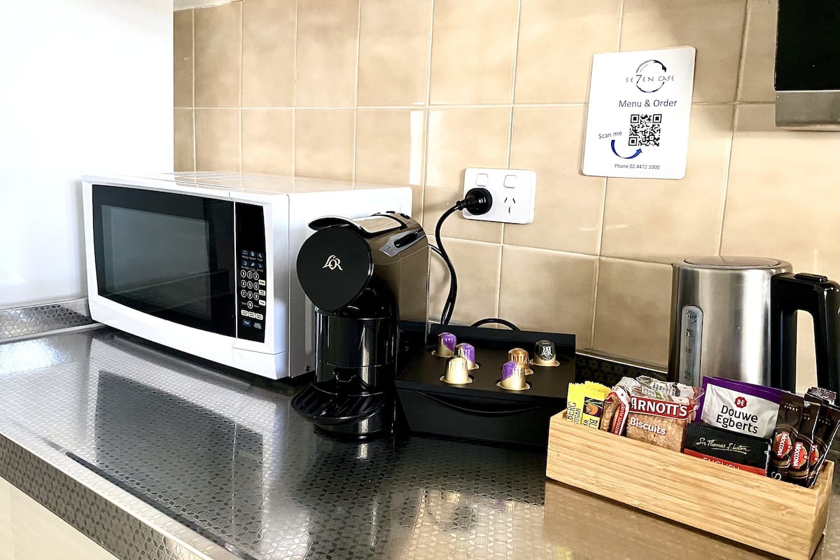 family apartment | private kitchen | mini-fridge, microwave, espresso maker, coffee/tea maker