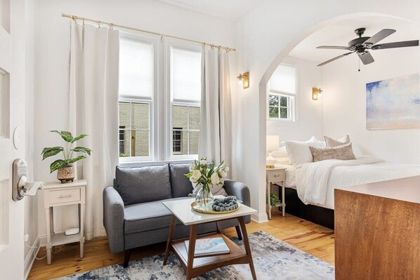 1 chambre, fer et planche à repasser, Wi-Fi, literie fournie