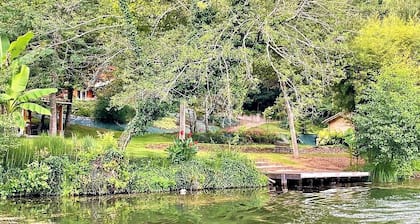Fishing cottage on the banks of the Lot