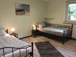 3 soverom, reiseseng for barn, wi-fi (inkludert) og sengetøy