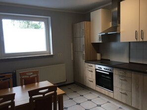 Fridge, microwave, oven, stovetop - Vacation apartment for up to 7 people (Ritterhude)
