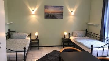 3 Schlafzimmer, Reisekinderbett, kostenloses WLAN, Bettwäsche