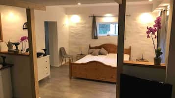 1 habitaciĂłn, wifi gratis y ropa de cama