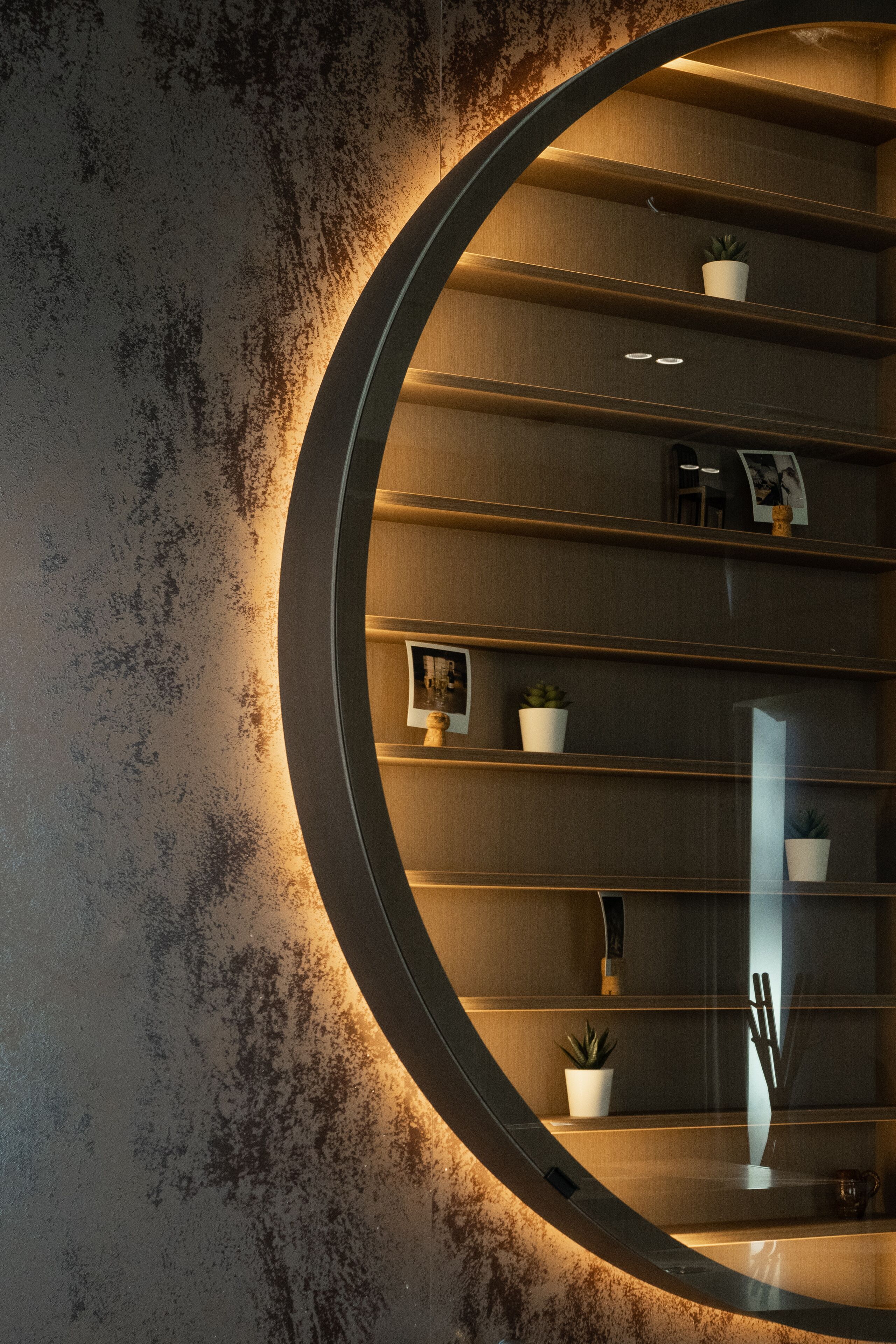 full-sized fridge, microwave, oven, stovetop