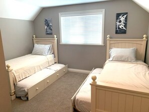 4 Schlafzimmer, Bügeleisen/Bügelbrett, kostenloses WLAN