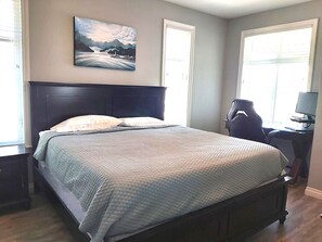 4 多间卧室、办公桌、熨斗/熨衣板、免费 WiFi