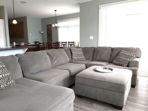 Smart TV, fireplace - View - Beautiful home - 2 kitchens #198 (Osoyoos)