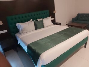 Habitació superior | Mobiliari individual, escriptori, wifi gratuïta i roba de llit