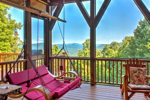 Skyfall | Hot Tub, Theater & Views🎥⛰️ Near Hatley Pointe + Inc. Biltmore Pass
