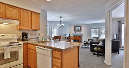 Beautifully decorated 3 bedroom condo nestled on Pico Mountain Ski in Ski out G101