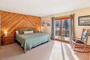 2 bedrooms, WiFi, bed sheets - Affordable lodging in the center of Canaan Valley, The Cross Eyed Cricket! (Canaan Valley)