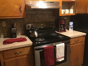 Réfrigérateur, micro-ondes, four, lave-vaisselle