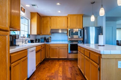 Sea Rock Ranch-Wine Country Living at it's Best! Pet Friendly! New Spa!