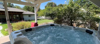 Sea Rock Ranch-Wine Country Living at it's Best! Pet Friendly! New Spa!