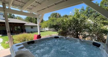 Sea Rock Ranch-Wine Country Living at it's Best! Pet Friendly! New Spa!