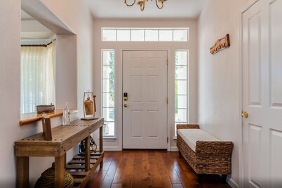 Sea Rock Ranch-Wine Country Living at it's Best! Pet Friendly! New Spa!