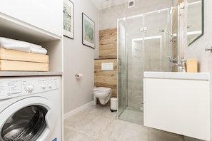 Studio, Kitchen | Bathroom | Towels
