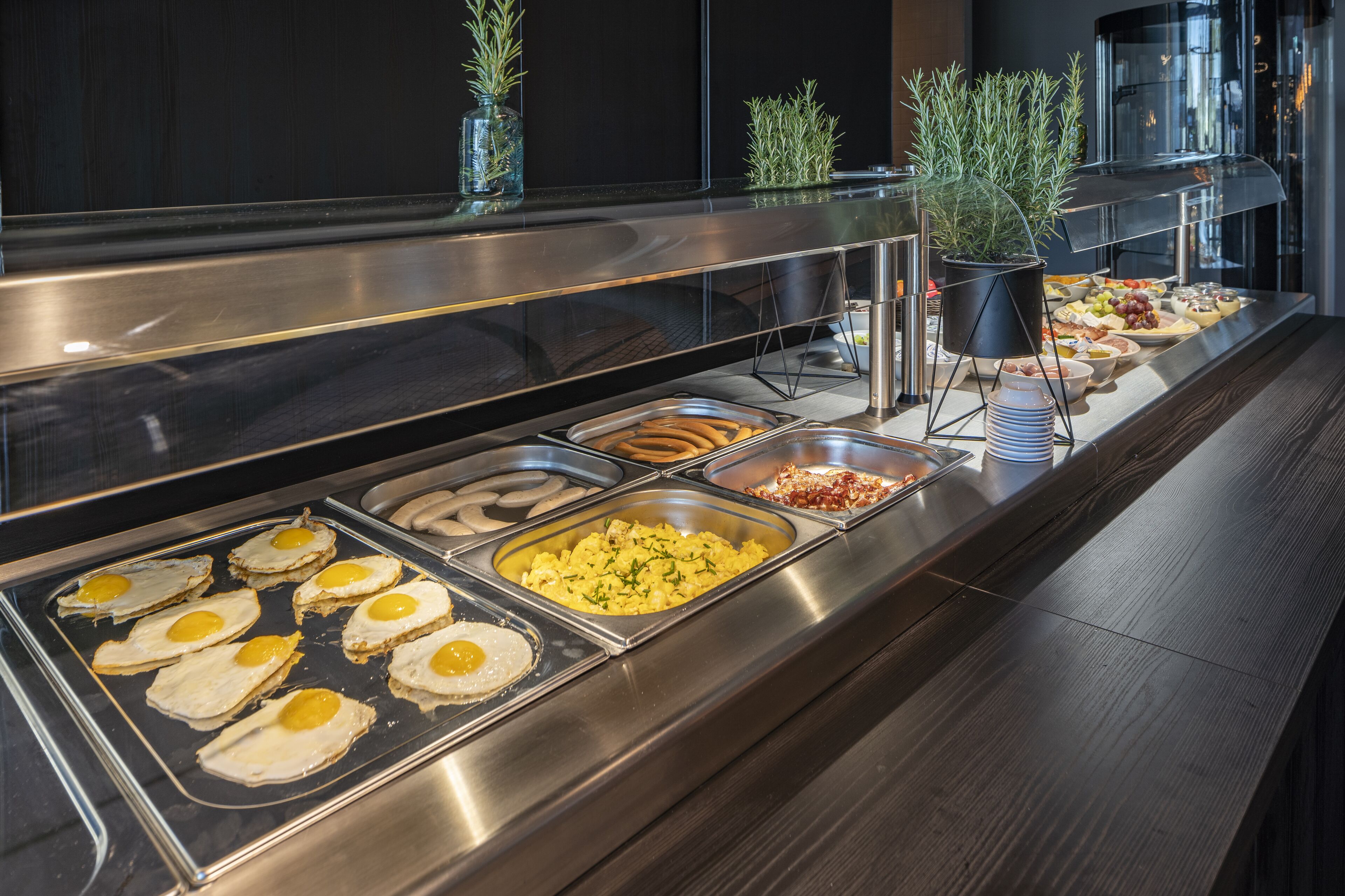 daily buffet breakfast (eur 16 per person)