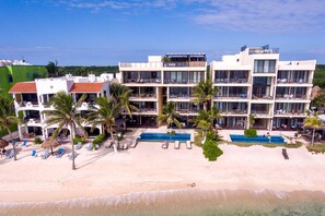 Exterior - Upscale beachfront ground level condo with AC, WiFi, swimming pool! (Akumal)