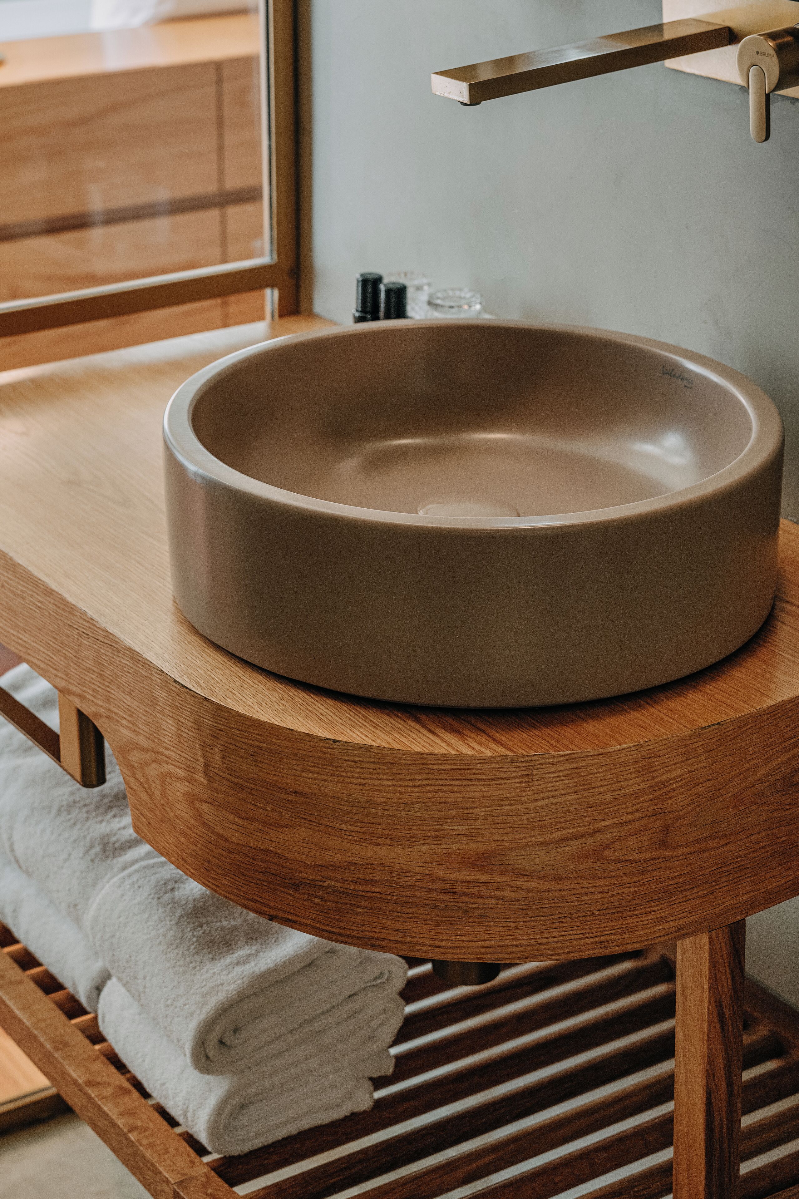 shower, towels, soap, shampoo