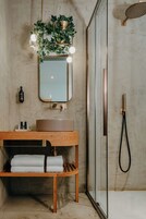 Shower, towels, soap, shampoo