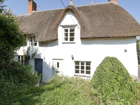 Exterior. 1 Old Thatch