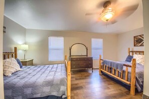 4 bedrooms, free WiFi, bed sheets