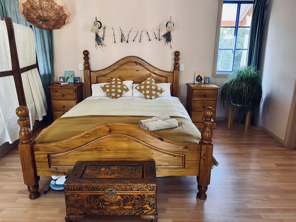 1 chambre, fer et planche à repasser, literie fournie