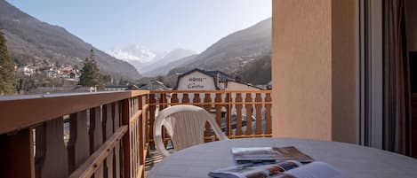 Studio, 2 Twin Beds, Balcony, Mountain View | View from room