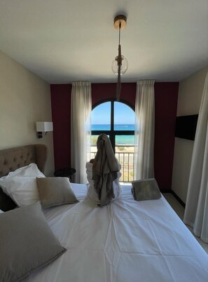 1 bedroom, premium bedding, Select Comfort beds, in-room safe