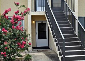 Exterior detail - 1st floor Intercoastal water view condo close to beaches (Fort Walton Beach)