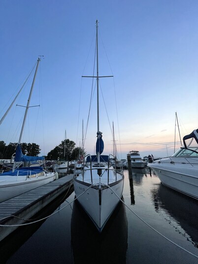 Pristine Two bedroom getaway near Lake Express Ferry & Lake Michigan