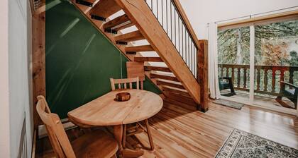 18sll - Newly Remodeled - Sleeps 4 - Fireplace - W/d 1 Bedroom Condo by Redawning