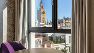 1 bedroom, hypo-allergenic bedding, pillow-top beds, minibar