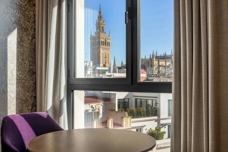 Querencia de Sevilla Autograph Collection - view 3