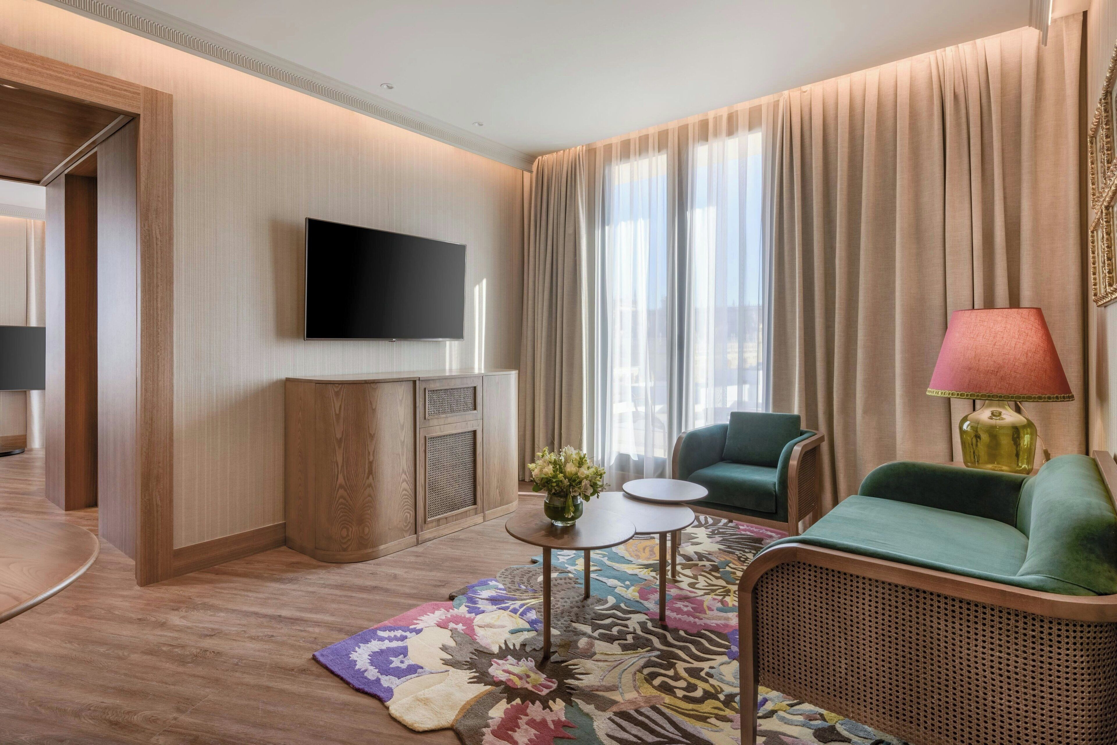 1 bedroom, hypo-allergenic bedding, pillow-top beds, minibar