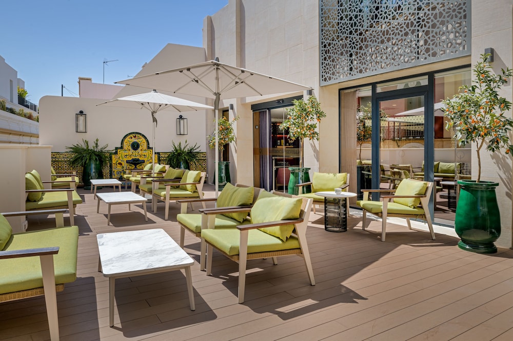 Querencia de Sevilla, Autograph Collection by null